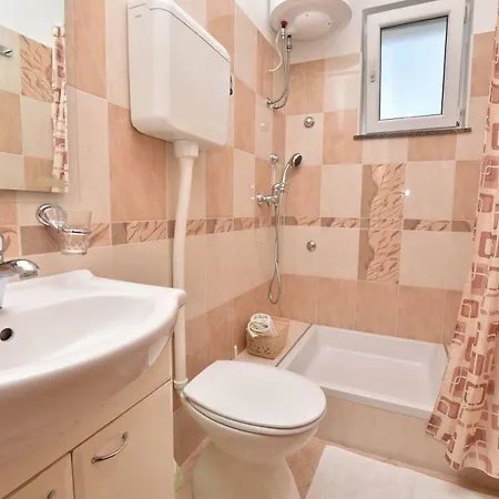 Apartment Brico *