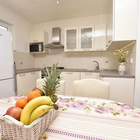 Brico Apartament *