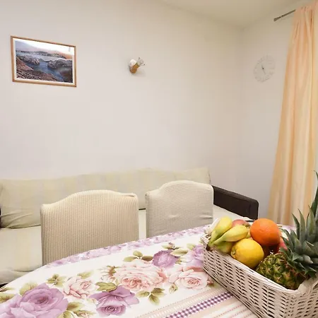 Apartment Brico *