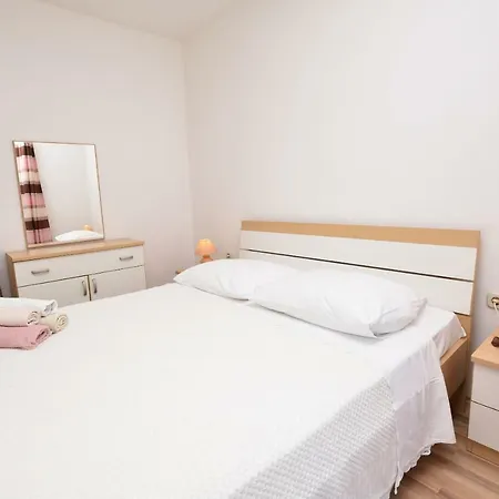 Apartment Brico *